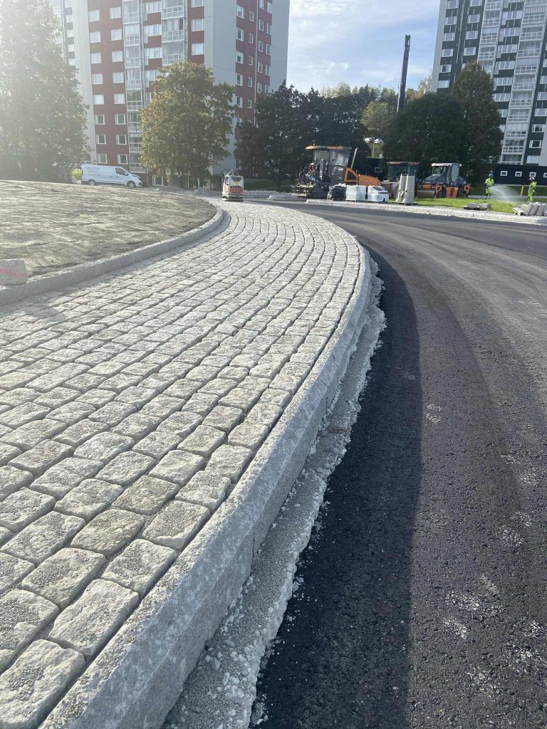 svensk kantsten i offentlig miljö